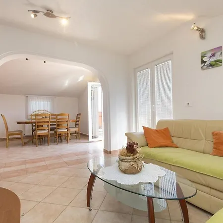 Apartament Aida *