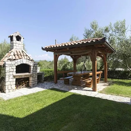 Apartament Aida *